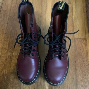 Dr. Martens 1460 Women’s Smooth Leather Boots